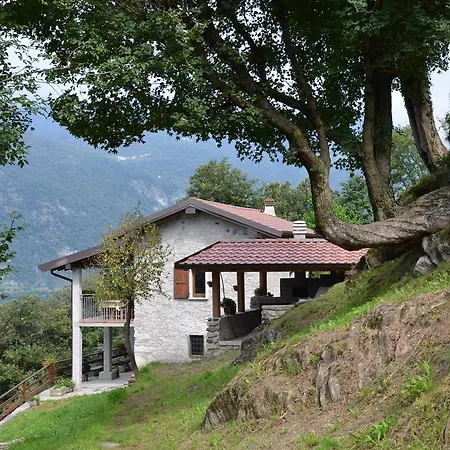 农家乐 Tra E Montagna La Morena 内索